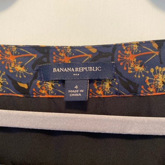 Banana Republic Belted Dress, Vintage inspired print, Navy blue, classic style - Picture 9 of 11